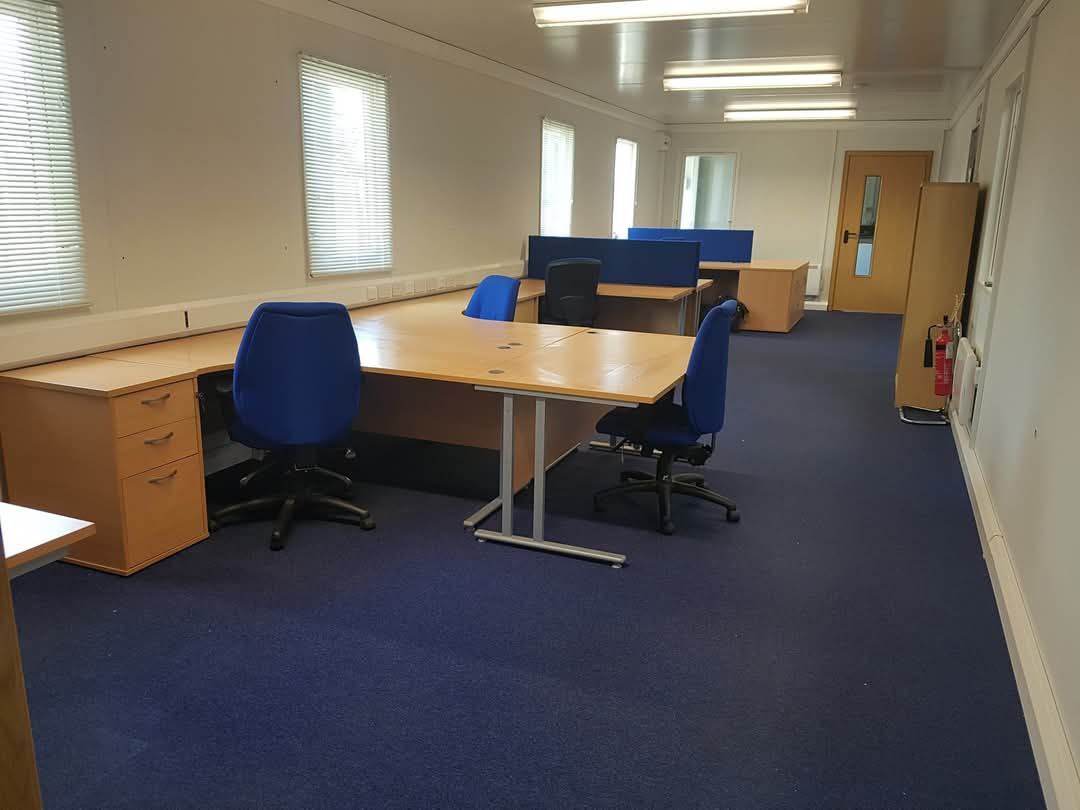 Clean Office Space - Image 2